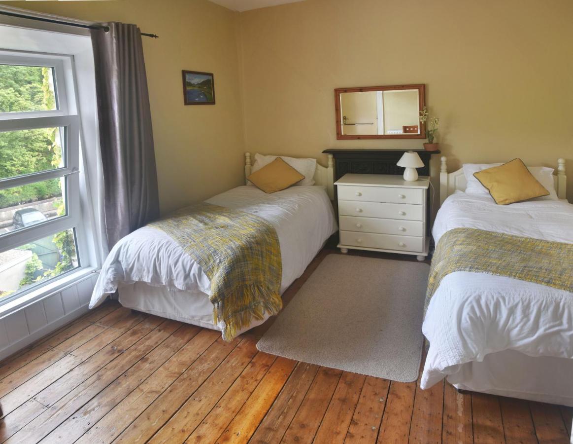 The Village Bed And Breakfast Cushendall Exterior photo